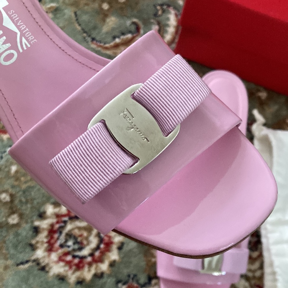 Ferragamo heels 🦄 - Picture 7 of 17